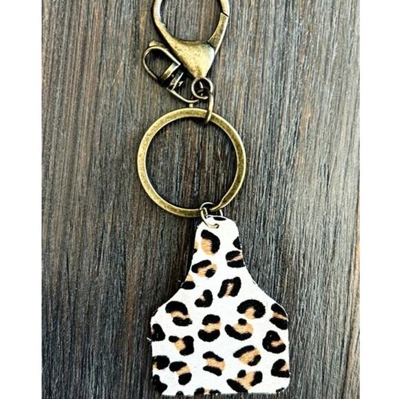 White Cheetah Print Western Cow Tag Keychain Bag Charm - Picture 1 of 2